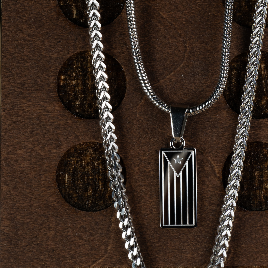 DOMINO & BANDERA NECKLACE