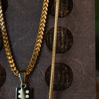 DOMINO & BANDERA NECKLACE